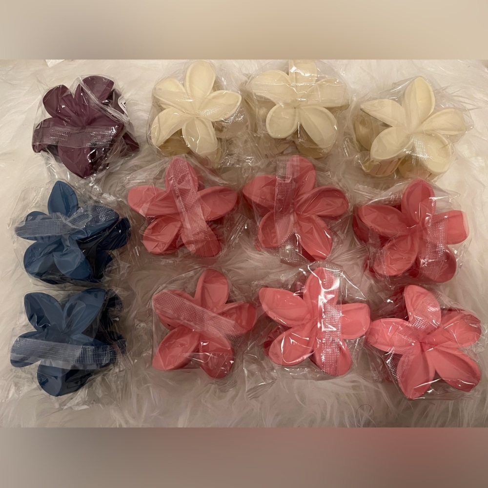 Flower hair claw take all 12pcs
